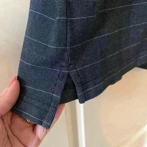 Izod light Navy Polo Shirt With Small Detailed Pattern Mens Large - Picture 5 of 6